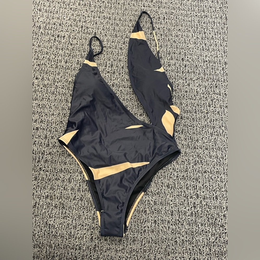 Matte Swim Collection one piece swim size M - Picture 4 of 4
